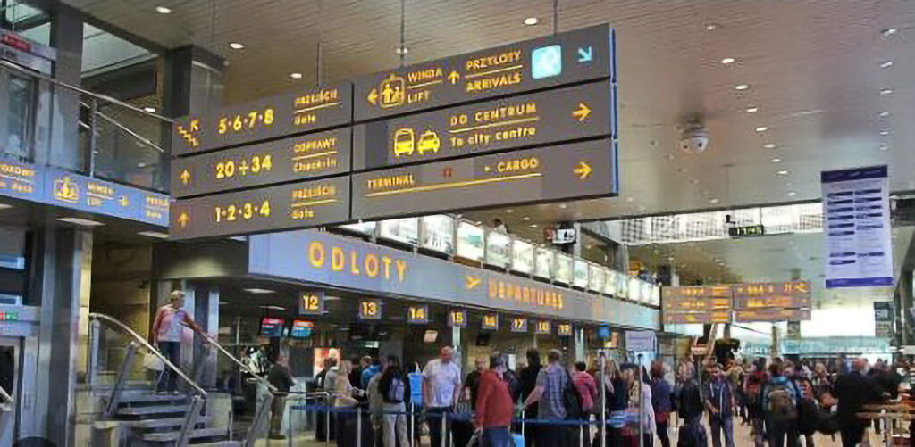 treno Dall’aeroporto di Cracovia al centro città noleggio auto a cracovia aeroporto
