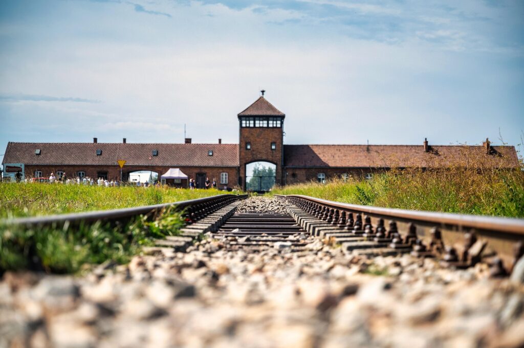 visitare auschwitz da cracovia biglietti e come arrivare