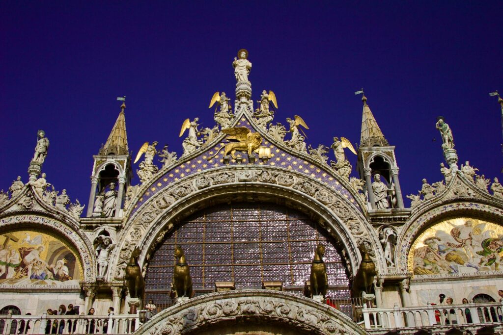Walks of Italy - St. Mark’s Basilica