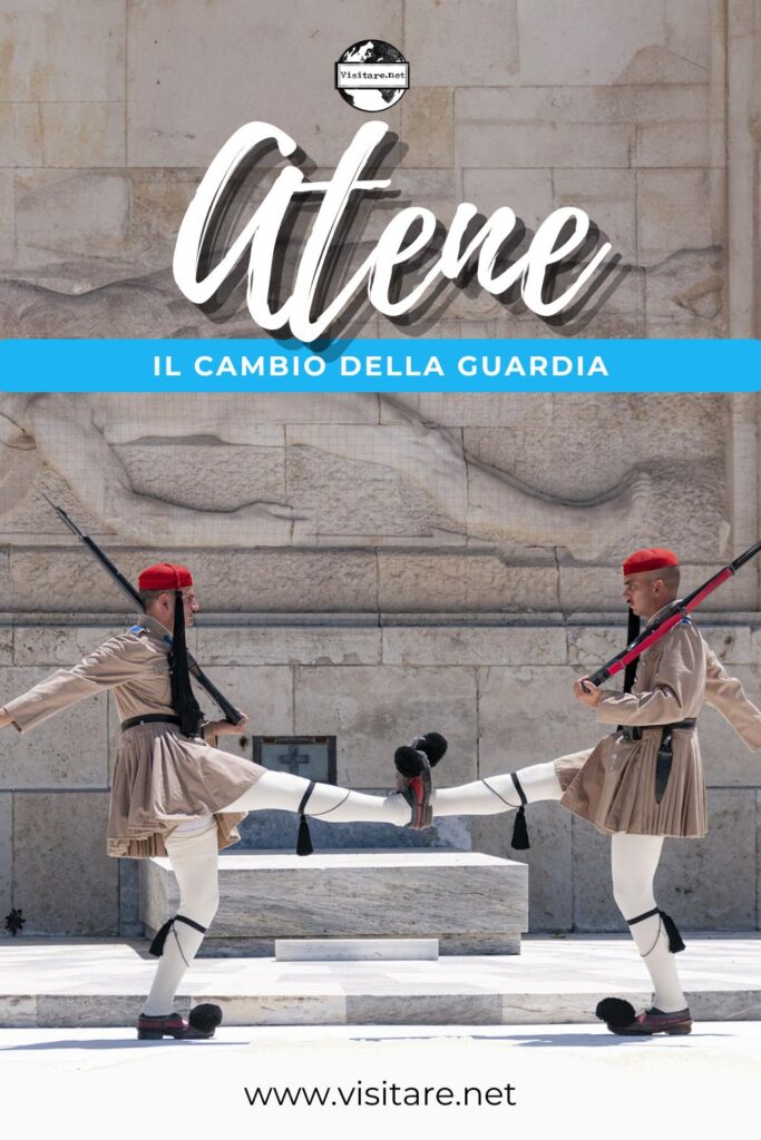Assisti al cambio della guardia di Atene davanti al Parlamento, un rito unico e solenne. #CambioDellaGuardiaDiAtene #AteneGrecia #ParlamentoAtene #CosaVedereAAtene