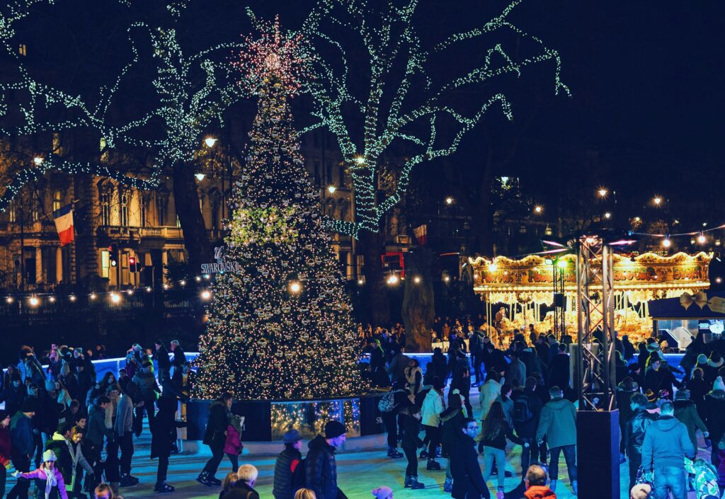 Londra a Natale cosa fare e vedere a natale a londra pattinaggio sul ghiaccio