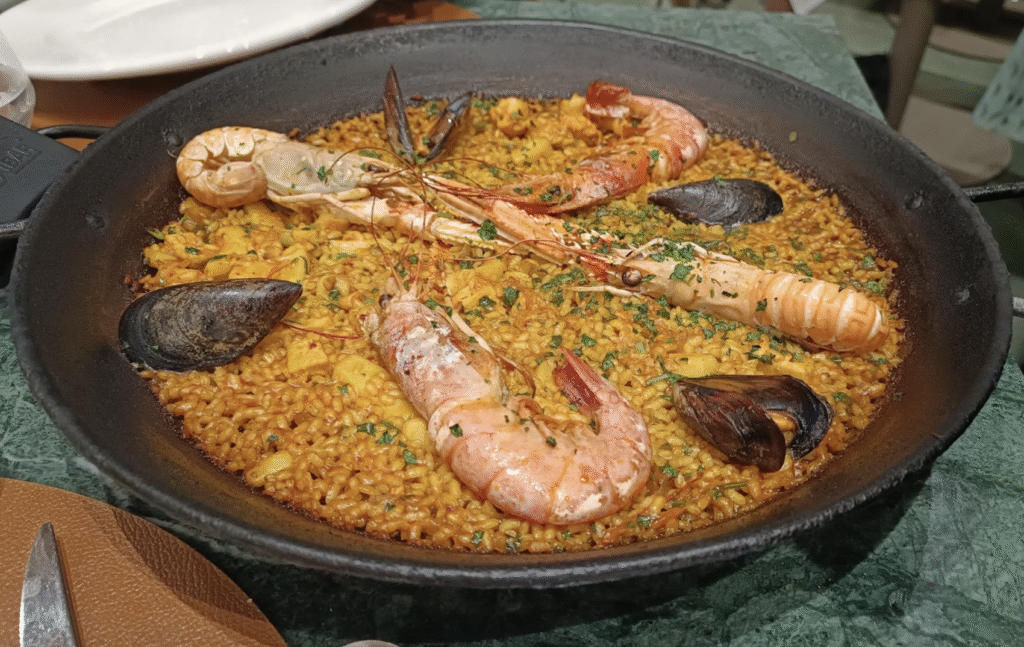 Dove mangiare la miglior paella di Valencia di pesce casa carmela