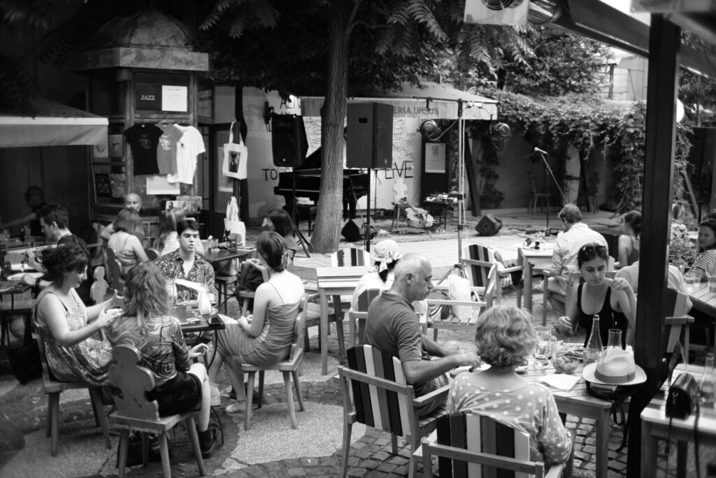 vita notturna a bucarest movida bar discoteche