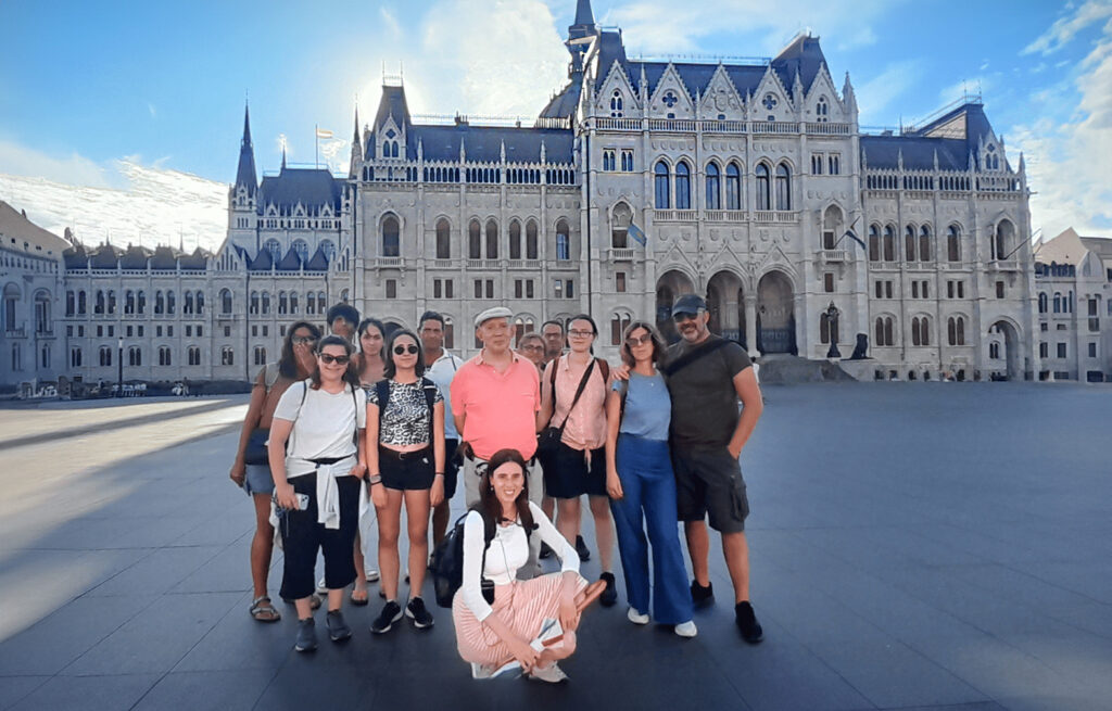 free tour ministatue budapest